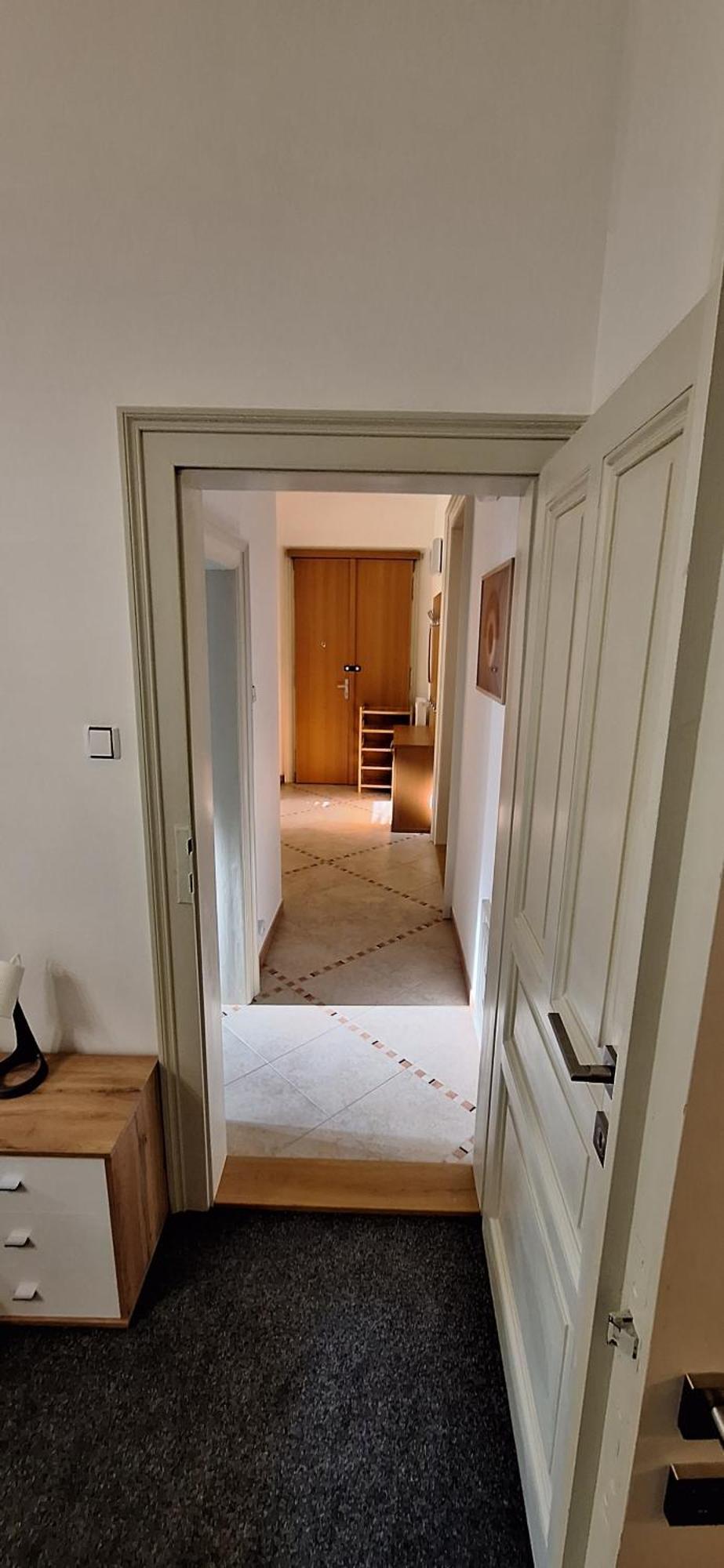 Apartment Center Thomas No1 *